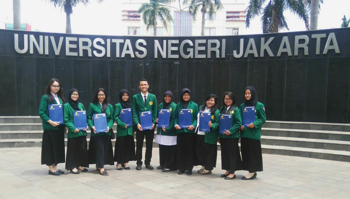 vanniaku's tweet photo. Alhamdullilah, Yudisium :* https://t.co/qh2aPNkdUL