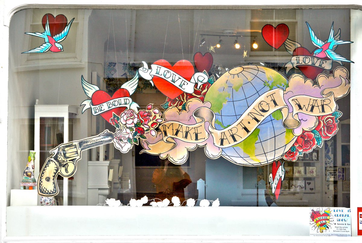 fannieandfox tweet media