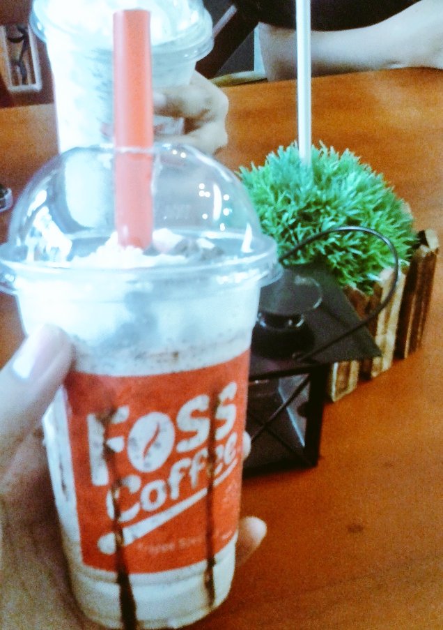 igiedegalajr's tweet photo. Babalik balikan #FossCoffee with @zentorrejas18 @iamcjoytiburcio https://t.co/gNuDeTyP5N
