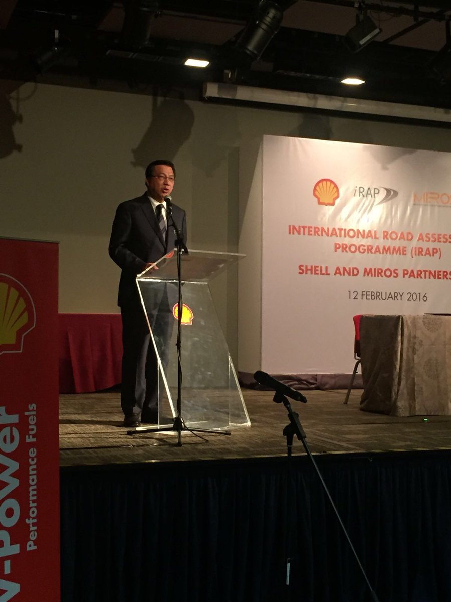 mirosroadsafety's tweet photo. Now: Launching speech by YB @liowtionglai for the launch of @iRAPSavingLives in Malaysia. #MenaraShell #12feb2016 https://t.co/HnM516rzZR