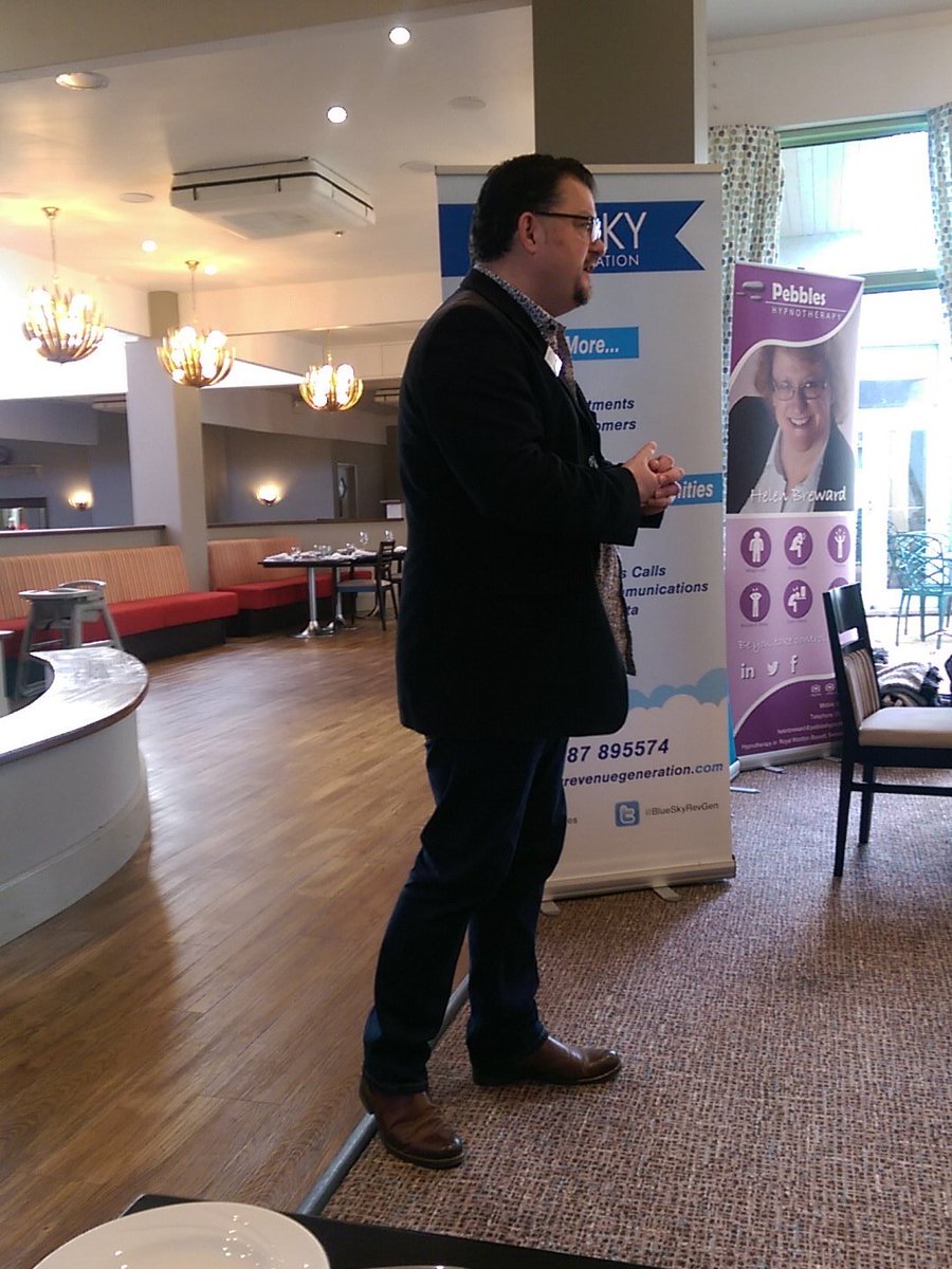 Swindon4N's tweet photo. #4N @NoRedBraces  giving his #4sight https://t.co/YIDW8MNzkK