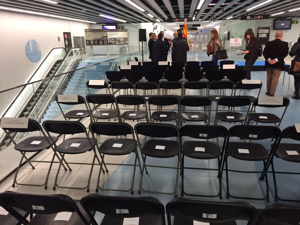 MasterEventsM's tweet image. Tot q punt per l&apos;acte d&apos;inauguració de la nova #L9Sud #protocol #protocoloficial #seating