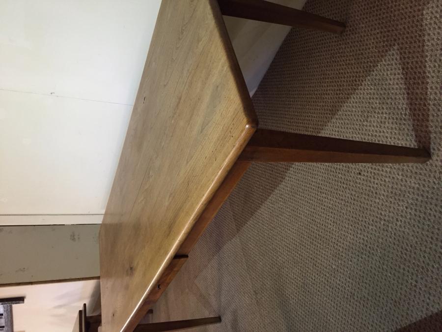 AntiqueTables1's tweet image. Gorgeous antique #elmtable with tapered legs and one drawer. Lovely #diningtable. bit.ly/20YUuMJ