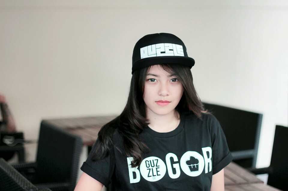 SS "RAINCITY PACK GITD" 
Size: M L 
IDR 130.000 (FREE STICKERPACK)
LIMITED STOCK 
#SWEETBITEEDITION