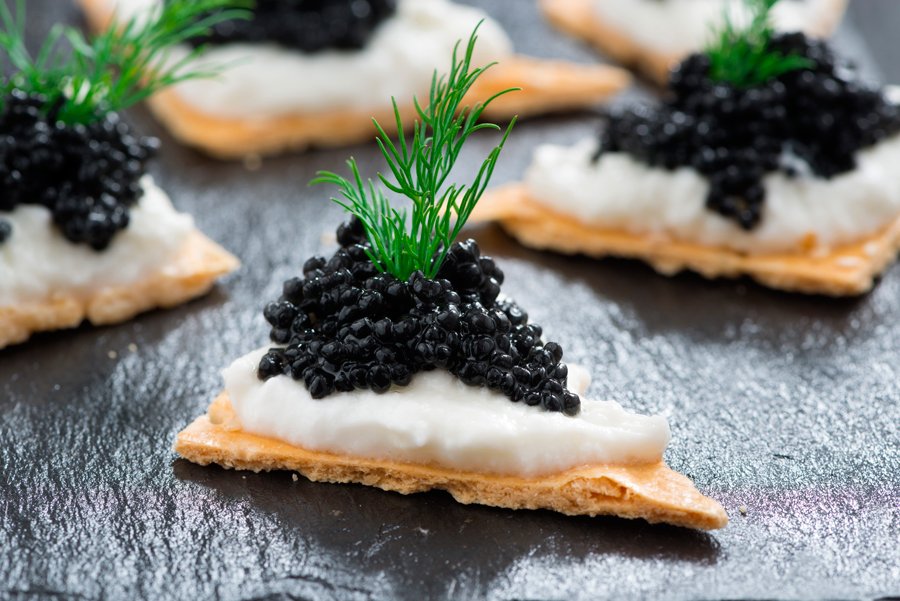 SalYMortero's tweet photo. 💞Enamora desde el #paladar con canapés de #caviar #gourmet ¡Feliz #SanValentín! ↬ https://t.co/U7BFLGXSqi https://t.co/AKoQJXjAvN