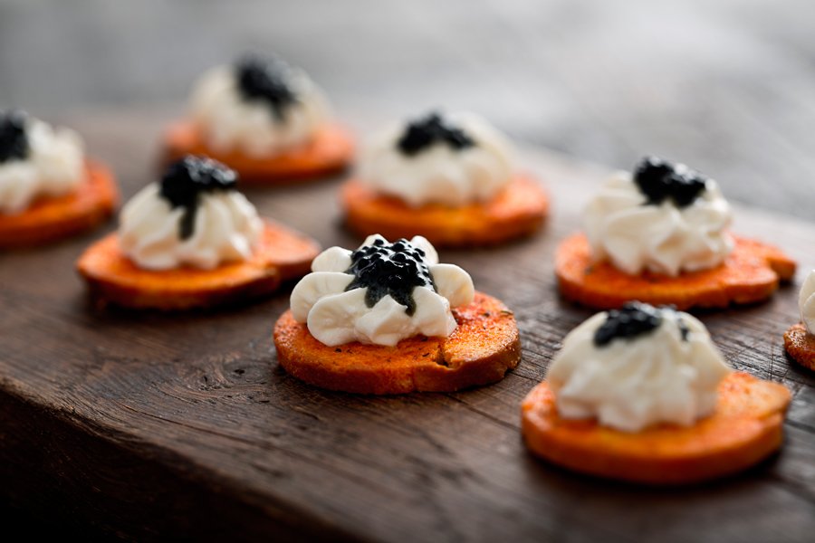 SalYMortero's tweet photo. 💞Enamora desde el #paladar con canapés de #caviar #gourmet ¡Feliz #SanValentín! ↬ https://t.co/U7BFLGXSqi https://t.co/AKoQJXjAvN