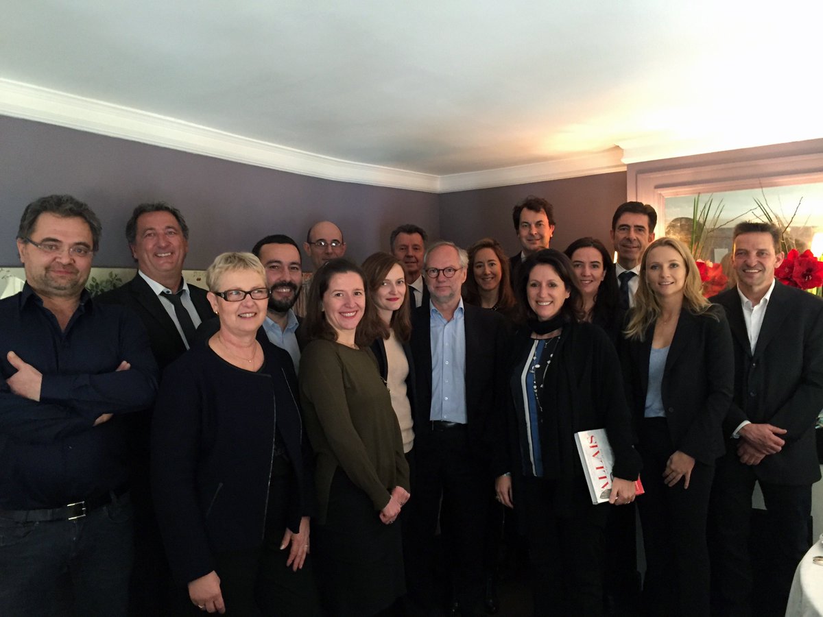 ca_ginesy's tweet photo. Signature protocolaire des partenariats pr la nouvelle stratégie @FranceMontagnes avec @MYTF1News @D8TV @gulli @libe https://t.co/ply4oiwDGJ