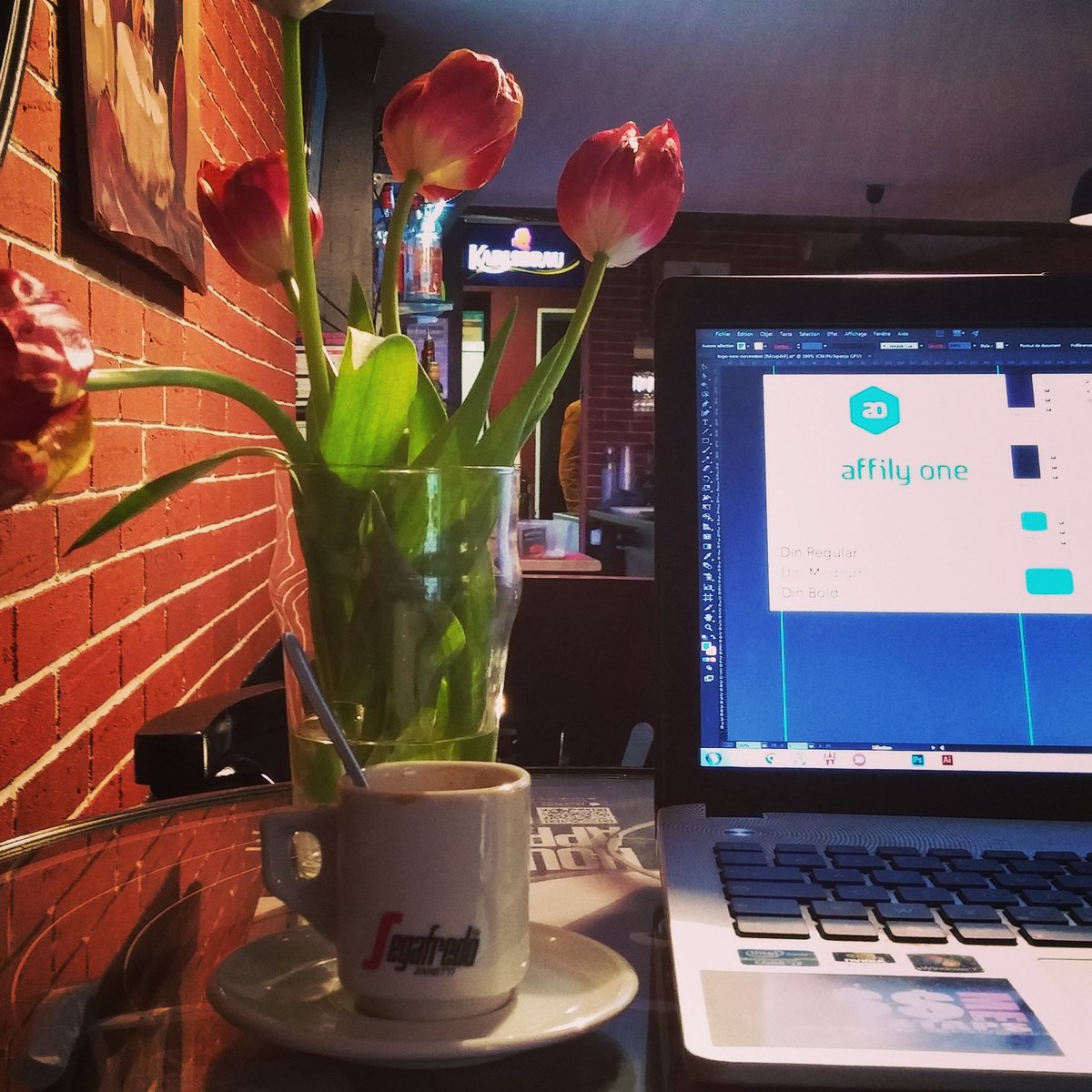 AffilyOne's tweet photo. #morning #coffee à la #brasserie du #faubourg
 #ai #illustrator #adobe #montpellier #corum https://t.co/CaNnMmw7xE