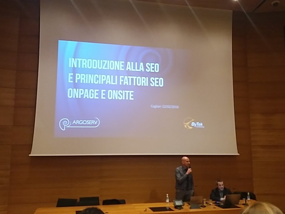 AleSitz90's tweet photo. @tiscalinotizie #Seo il nuovo modo di scrittura e ottimizzazione dei siti
#SeoTiscali @ScComUnica #SmtCagliari https://t.co/8UfDgs2Mif