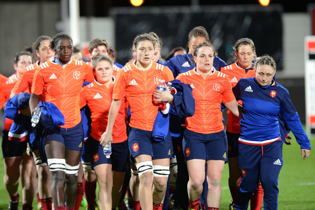 #FranceFéminines Début du match des Bleues dans 1 heure! Les tricolores sont focus sur l'objectif! #FRAIRL