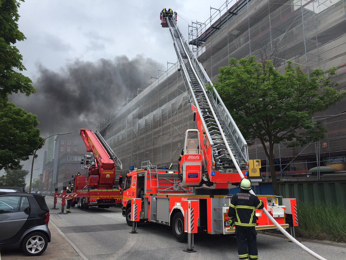 Feuerwehr Hamburg 112 Kompetenz Gibt Es Nur Bei Der Feuerwehr Fur Die Ausbildung Suchen Wir Dich Bewerben T Co Z0awq3rdb1 T Co Uvqbqrs5nk