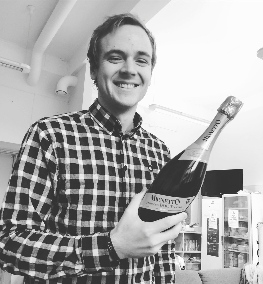 SolanLF's tweet photo. De som gjør en ekstra innsats for et trivelig arbeidsmiljø blir selvfølgelig belønnet! Tobias fra @MaginationGame! https://t.co/ZSb34zpT30