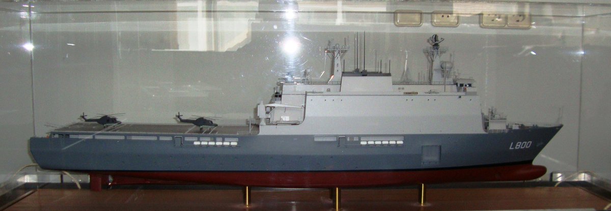 TekstPast's tweet photo. Zr. Ms. Rotterdam @kon_marine dankzij Damen Naval Shipbuilding @damen te zien tijdens @Wegwijs_beurs @rotterdamahoy https://t.co/XSsejEZSSb