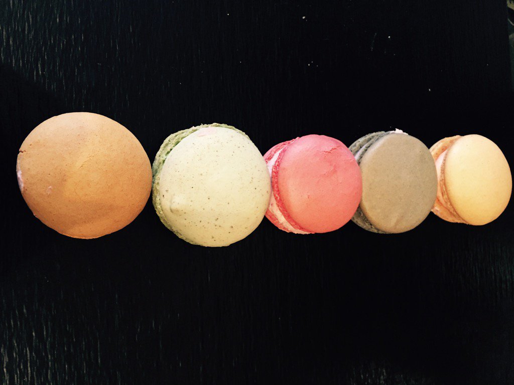 jakesharrogate's tweet photo. The art of macaroons https://t.co/4qQZyzmWD3