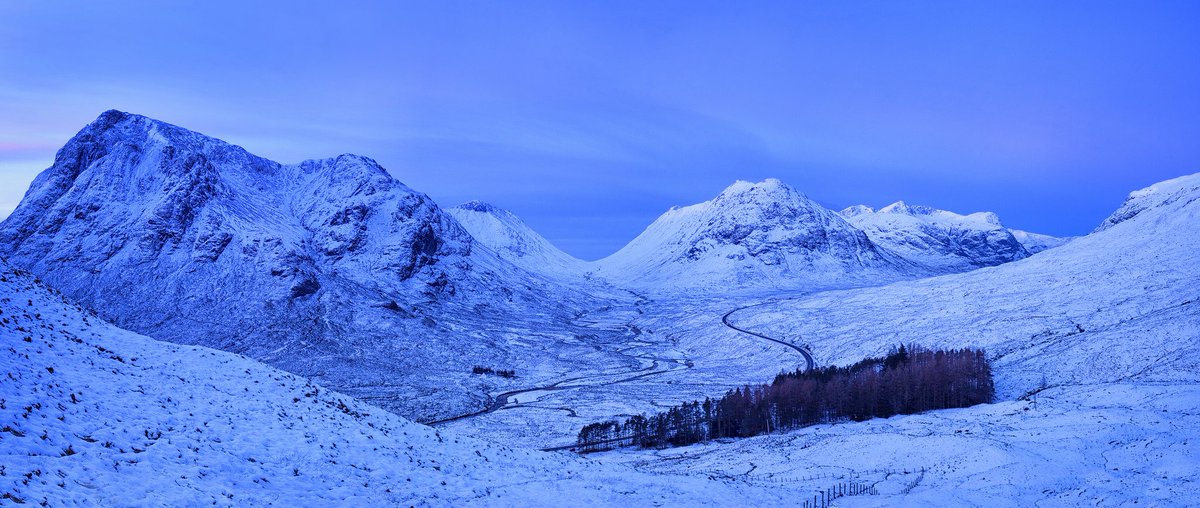 metoffice's tweet photo. Further #snow showers are expected in parts of Scotland today and over the weekend. Image from John Mcsporran. https://t.co/dCG1pdrwJZ