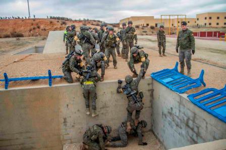 Trofeo #GEBRIPAC, paso del foso, el compañerismo es vital para superar todos los obstáculos. #BRIPAC