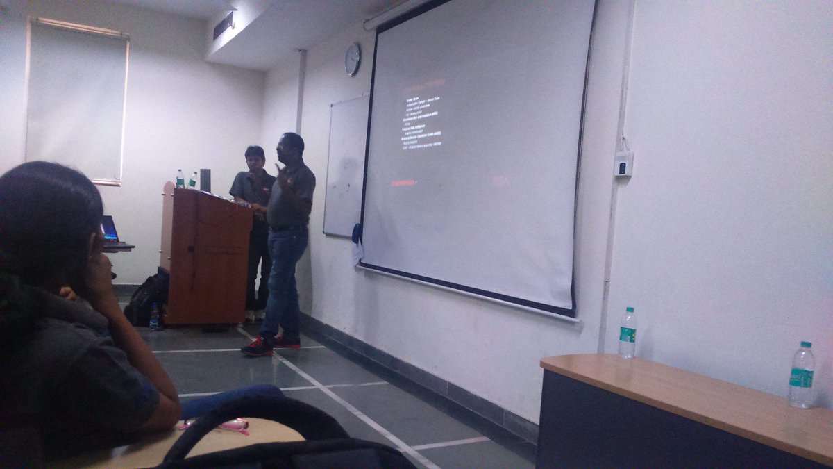 indiiigosky's tweet photo. Security analytics : End point threat detection is the best way to protect your network. #Emcworkshop #spsymp16 https://t.co/QjvdCyvPjx