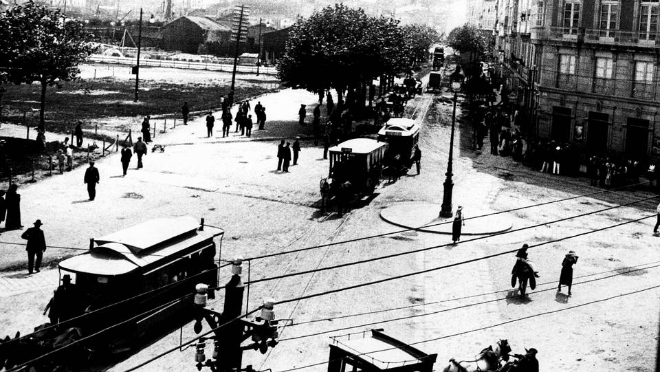 MueblesCheers's tweet photo. #PlazaDeMina #Coruña #CP15004 #Galicia #FotosAntiguas #Fotos #fotografía https://t.co/Dl7o5klcgY