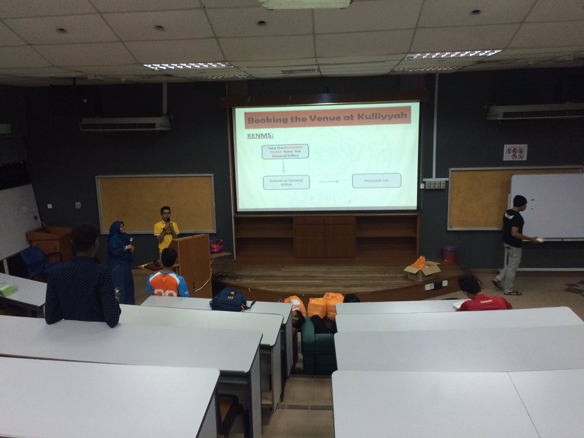 ainnajiihah's tweet photo. Still preparing for tonight yeahh
#imstillokay 😆😂 https://t.co/JOmeRshCWG