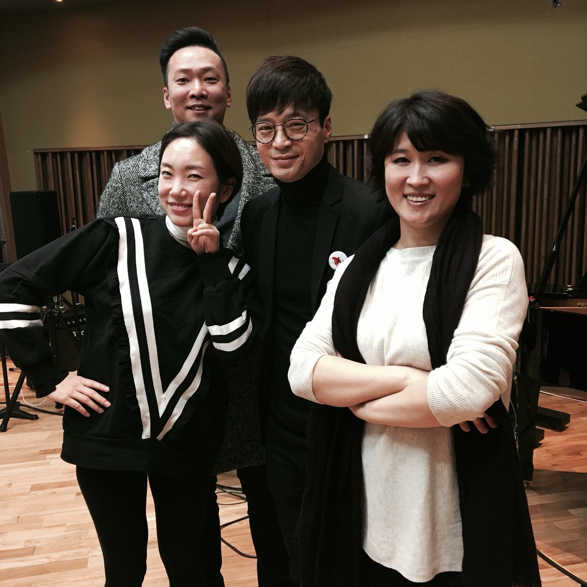 2ManSe's tweet photo. 오늘만큼은 #고품격_라디오 
#두시만세 #VIP콘서트 
#권진원 마님 &amp; #박학기 대감! https://t.co/59xqGLeSKf