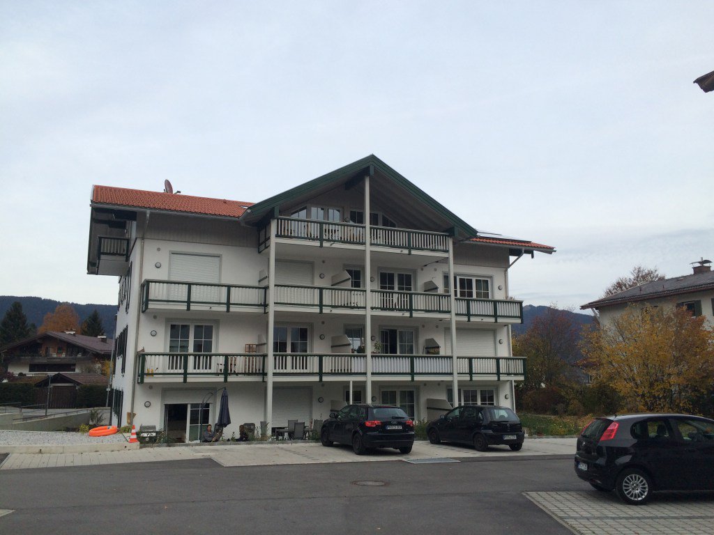 Neuwertige Wohnung mit Loggia und Balkon in Bad Wiessee augsburger-immobilien.com/neuwertige-woh…