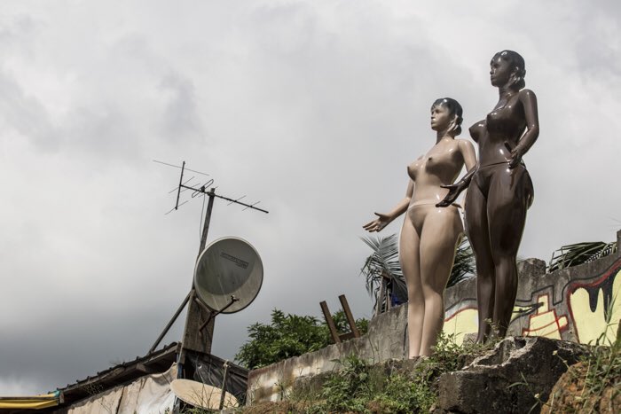aaf_lagos's tweet photo. Joana Choumali - Awoulaba/Taille fine
Title : "Waiting for the customer"
#awoulaba #photography #contemporaryart https://t.co/HNddA0cKo9
