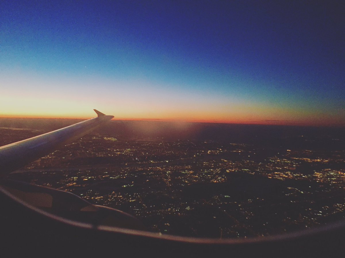 NastiaLiukin's tweet photo. My 3am alarm was worth it for this view this morning... #NYCtoDallas ✈️ https://t.co/Xk9lMRYTwO