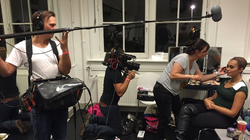 Nieuwe serie Bloed, zweet en spotlights #bzs met <a href="/Romymonteiro/">Romy Monteiro</a> <a href="/DeTweelingNL/">De Tweeling</a> <a href="/TheBodyguardNL/">The Bodyguard</a>:ow.ly/Yfpdy