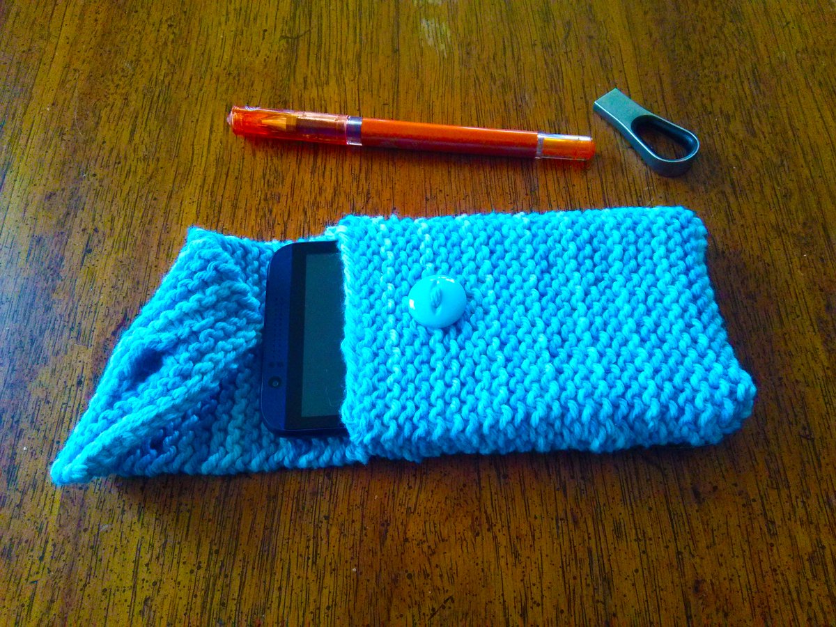 FernHillCreativ's tweet photo. It's THAT cold now in Virginia! Cell Phone Blanket - Angela Byrne @FernHillCreativ #design #knitforwinter #knitting https://t.co/t9kMDrXB7f