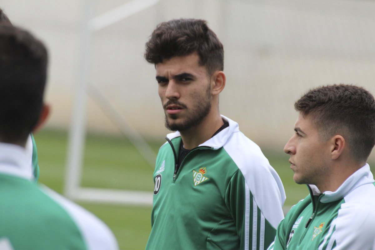 RealBetis's tweet photo. 📷 ENTRENAMIENTO | ¿Qué ocurrió en la última sesión previa al partido de mañana?

➡ https://t.co/AHp3oak1q2 https://t.co/Sf5h9ZqFNL