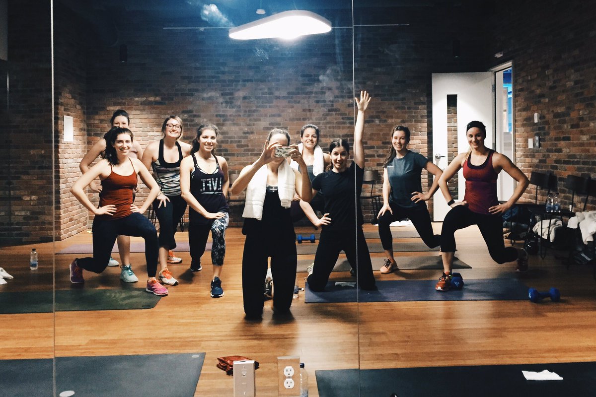 MarielVandeloo's tweet image. @kayla_itsines the Shopify ladies feeling strong on week 8! #shopshopify #LifeAtShopify