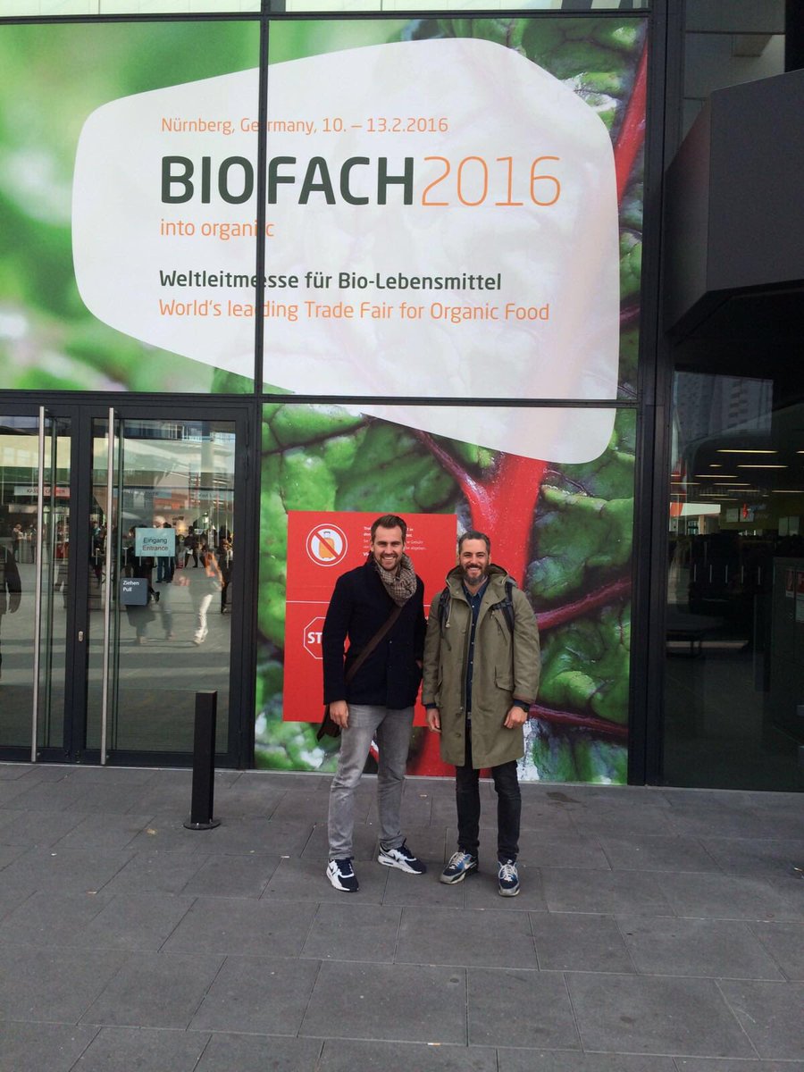 marcoruehl's tweet photo. Die #TeeFee schaut sich um https://t.co/ggClhi8acQ #biofach2016 https://t.co/UpJxn7c58I