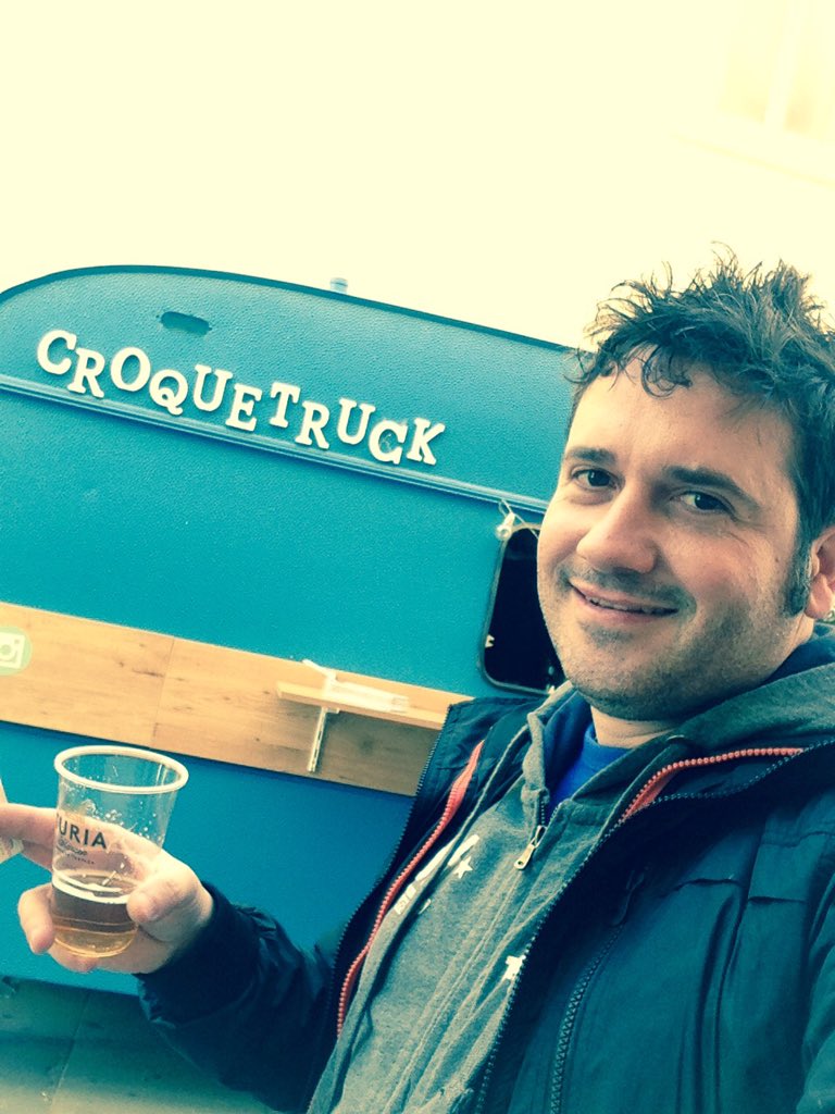 juan_pore's tweet photo. Momentos Emac! #diversión #musica #cervezaTuria #buenaOrganización #Araña #croquetruck #emacborriana #elixirCreativo https://t.co/I8ijHetHzF