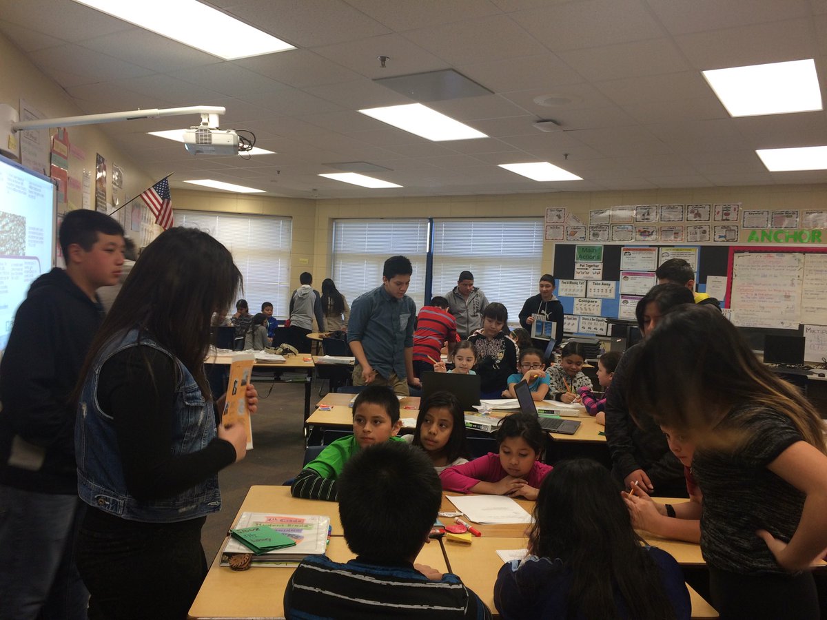 jwoods7110's tweet photo. NHS Dual Language teaching 4th grade Dual Language about SC history. https://t.co/JhphvlXHyB