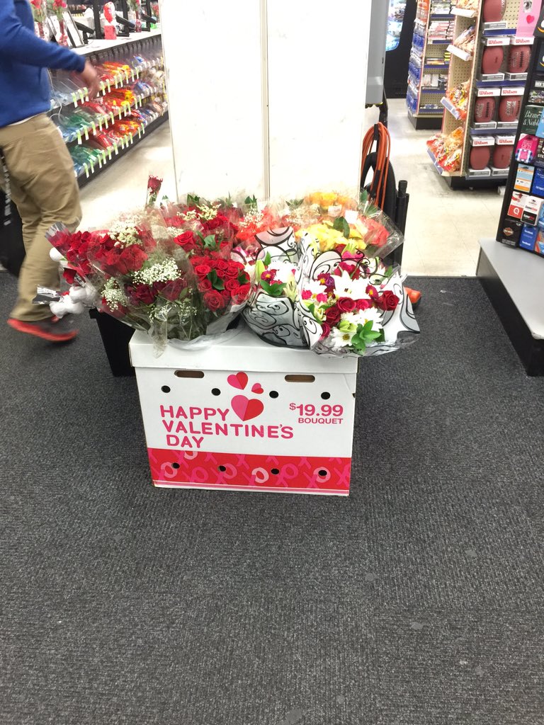 AlDubPhSFCali's tweet photo. Kung bibigyan niyo po ako ng flowers sa valentines day, icash niyo nalang. 😂 #ALDUBValentinesDate https://t.co/xTtj7yk8TT