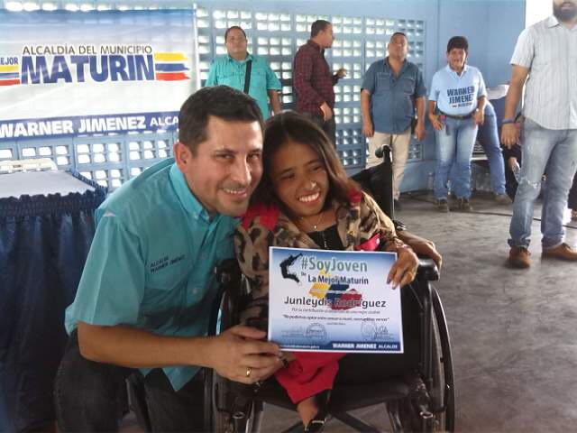 Warner_Jimenez's tweet photo. Premiamos el TALENTO JOVEN, reconocimos a 50 destacados estudiantes  y profesionales graduados recientemente https://t.co/4la8kofDnI