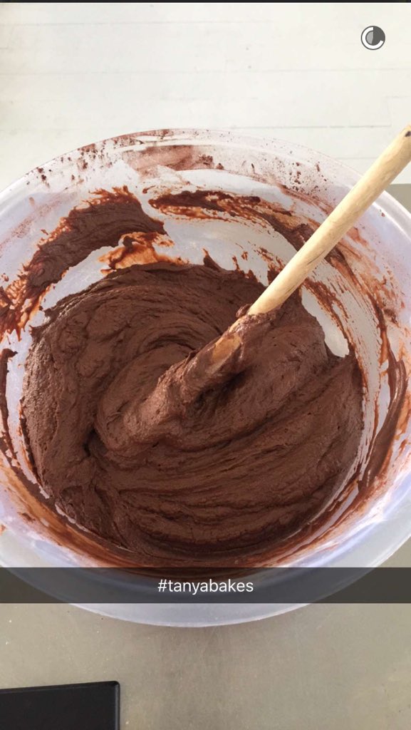 Tanya Bakes tweet media