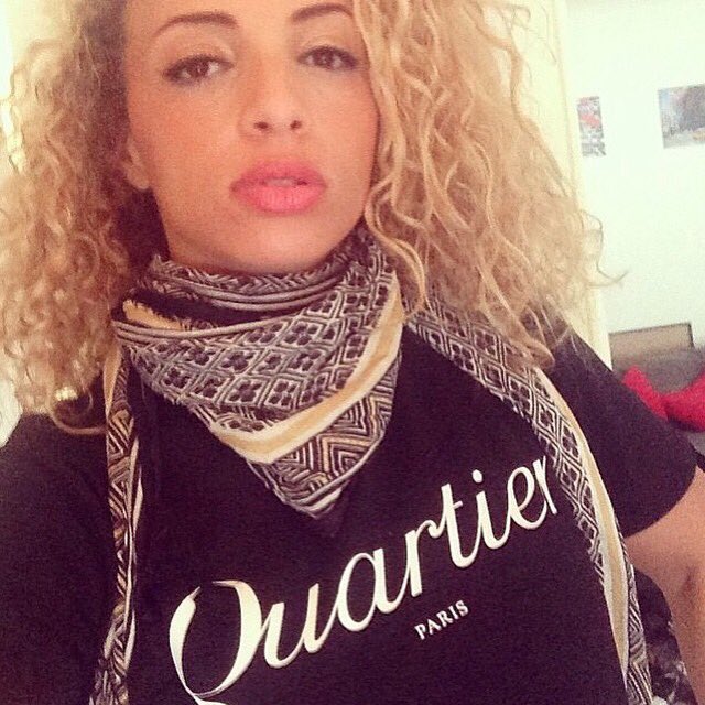 Naciray's tweet photo. La belle @KAYNASAMET porte le tee-shirt "QUARTIER" désormais disponible en solde sur https://t.co/m6aQSXNPp6 https://t.co/wTBujjxOPV