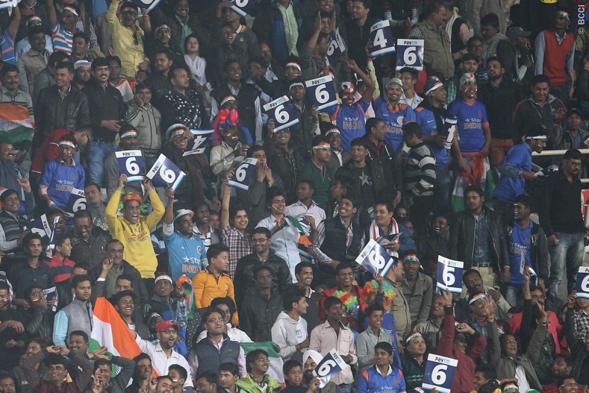 BCCI's tweet photo. #TeamIndia level the T20I series 1-1 @Paytm #IndvSL https://t.co/ufrWNXpSSl