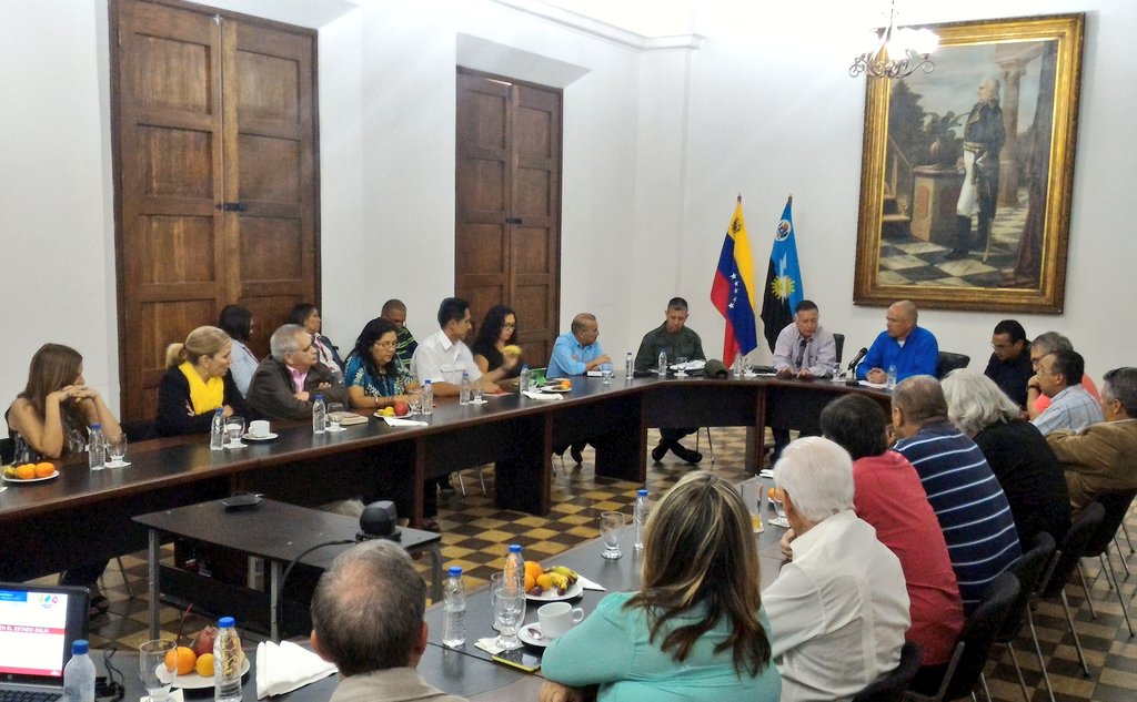 PanchoArias2012's tweet photo. Invitamos a los medios de comunicación a realizar en conjunto una campaña informativa sobre el fenómeno "El Niño". https://t.co/3CCjHV1vOd