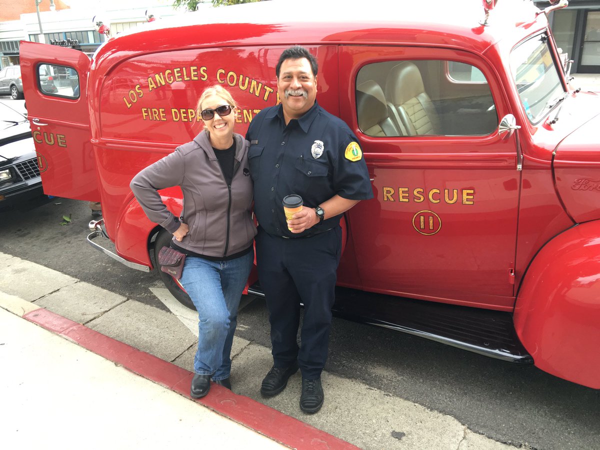 UCLADFParamedic's tweet photo. LA CoFD old rescue at the opening of Sirens. Check them out on FB @ https://t.co/ZxuXnoDkCo #LACoFD https://t.co/VlaPvK7jKC