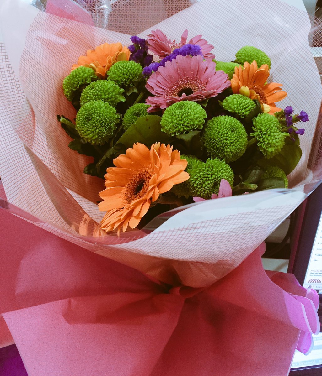 NikkiMuller3's tweet photo. @LearyKerry1 you absolute babe! #ThankYou for my beautiful flowers!! Love you! 😘 https://t.co/daB1KZsSj2