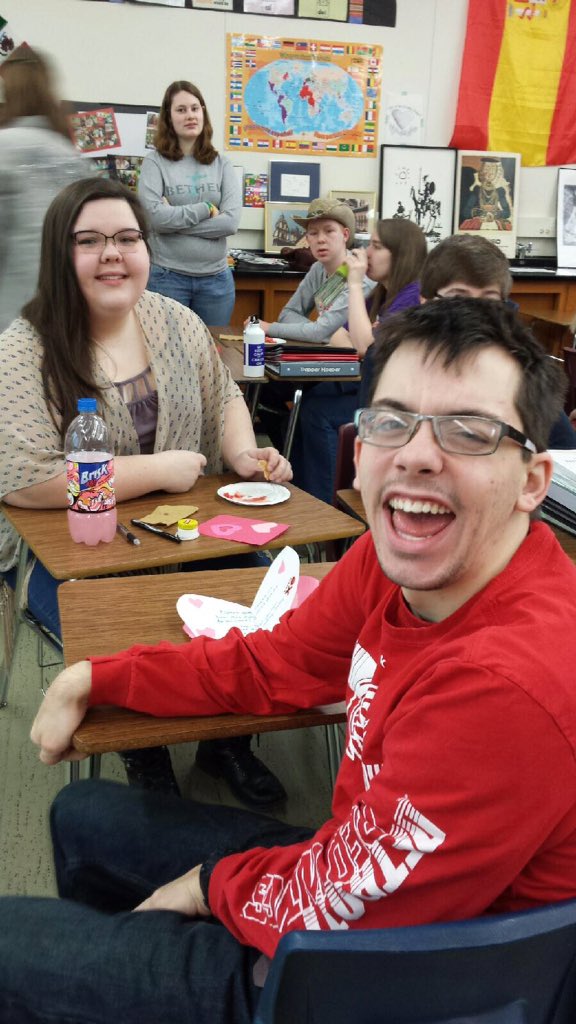 kochjones's tweet photo. #mountienation1516 Celebrating Valentine's Day with Mrs. Moulton's advanced Spanish students. https://t.co/sx9B9wFgOI