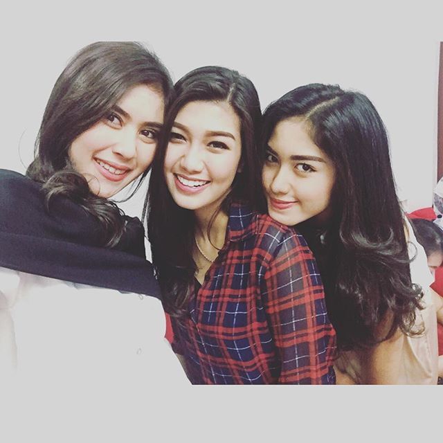 7MH_KaLim's tweet photo. Minus Kak RANTY <3 @Karina7MHRCTI_ @PitaLokaa7MH_ @_Farah7MH https://t.co/naqxfZYiMn