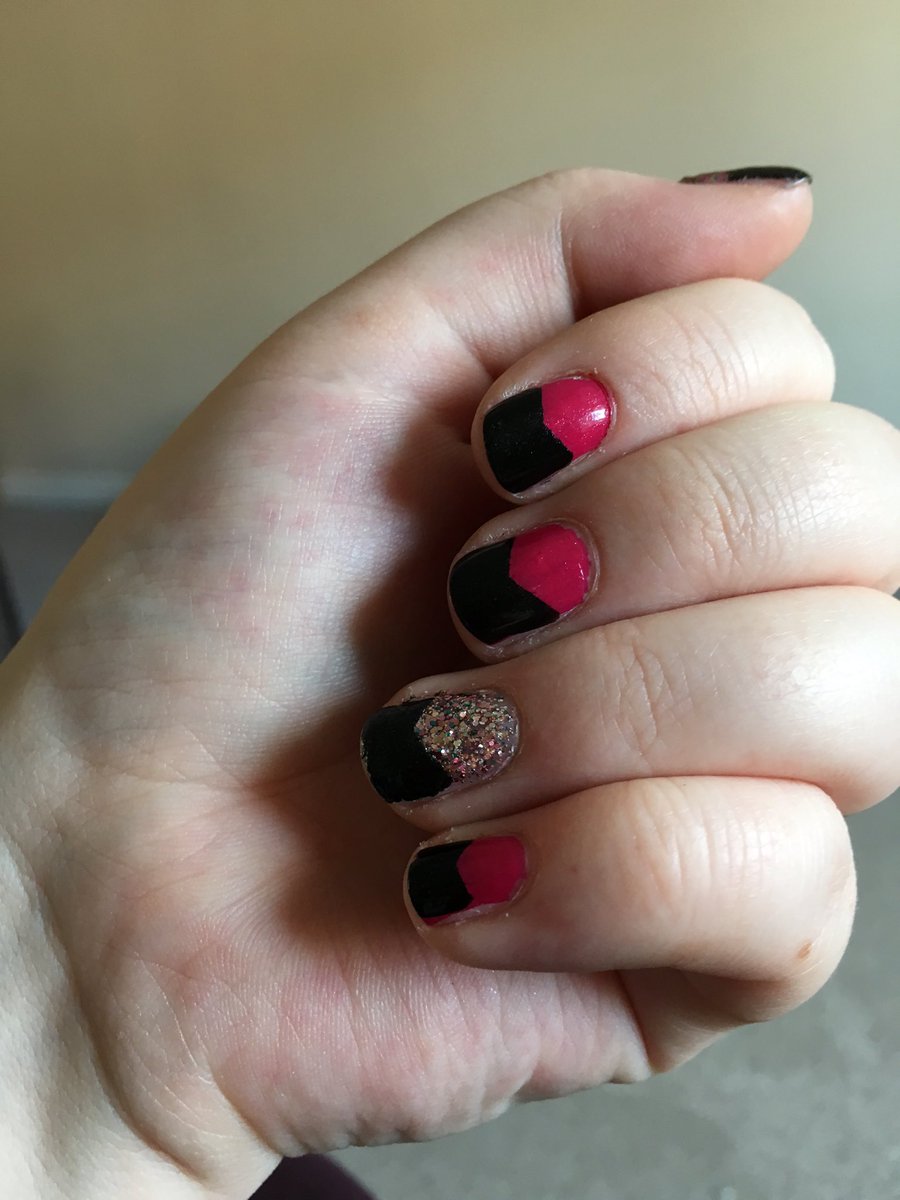 elephantclimber's tweet photo. @nailboxuk 😍😍😍💅🏻💋 https://t.co/fh3BbLlp1B