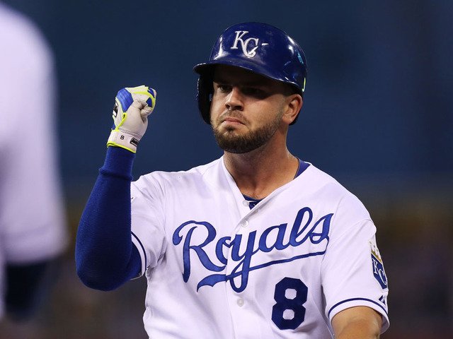 KSHB41's tweet image. Happy Friday, Kansas City! Moustakas will be a Royal for at least two more years! m.kshb.com/240jrtv