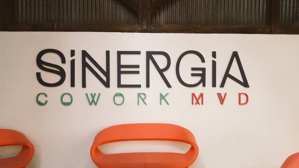 Plugty's tweet photo. Llego el día del lanzamiento oficial de @Eventdoo en Uruguay y lo hacemos junto a @Sinergiadora #SomosEventdoo https://t.co/LGcXSCCnfT