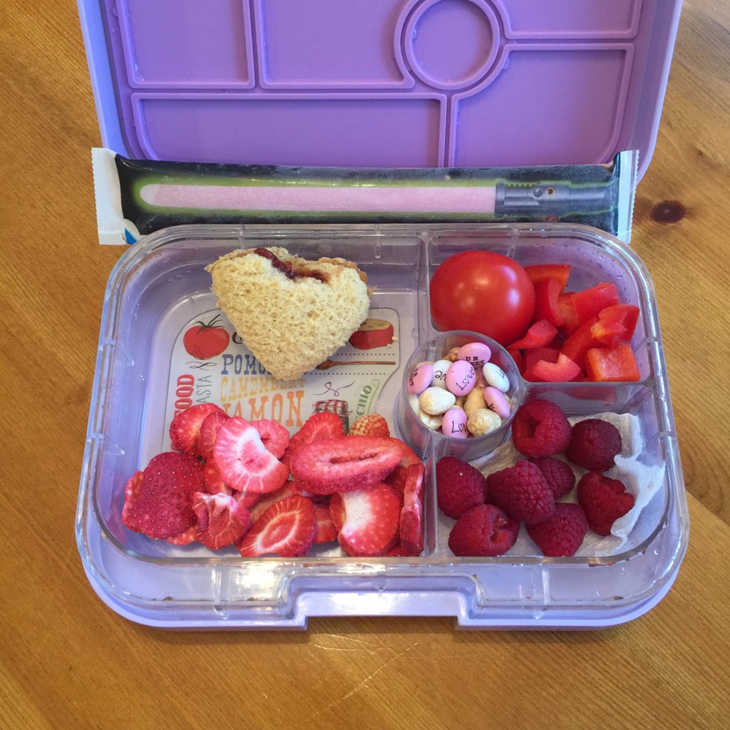 DrLLefkowitz's tweet photo. #ValentinesDay inspired @yumboxlunch for my 6yo daughter w @Yoplait squeezable yogurt. She's going to be 😍!!! https://t.co/roi7OmY1hr