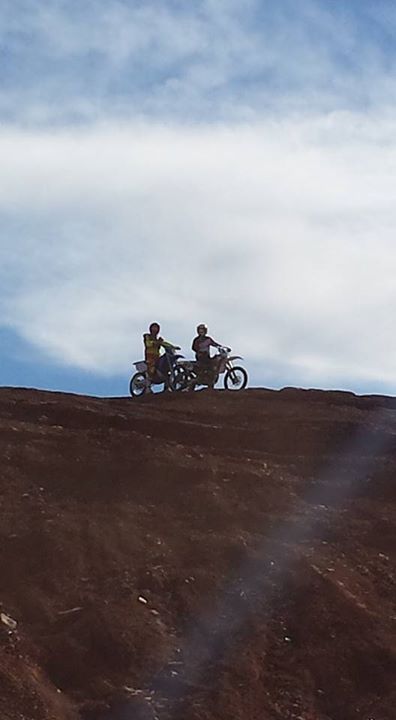 redridersmith14's tweet photo. Riding with my bro! #motocross #Yamaha #dirtbike https://t.co/CAQiIvmajf