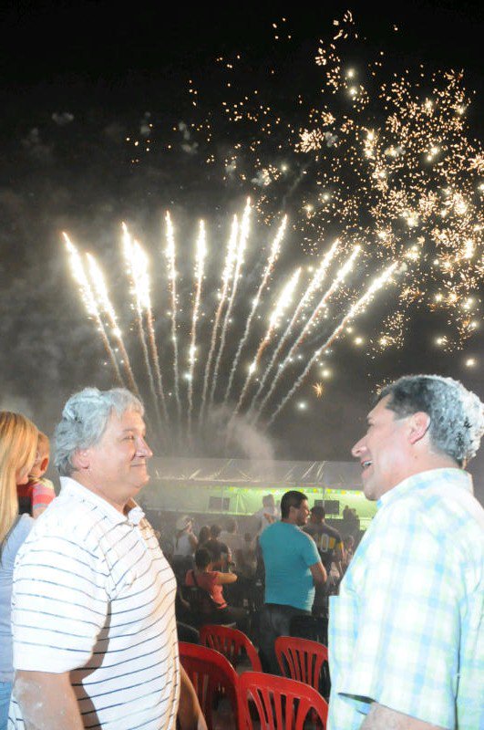 SergioGCasas's tweet photo. Compartimos la 1ra Noche de @lachaya2016, con el orgullo de sentirnos Riojanos y transmitir ese espíritu al país. https://t.co/3N8cdtM5U8